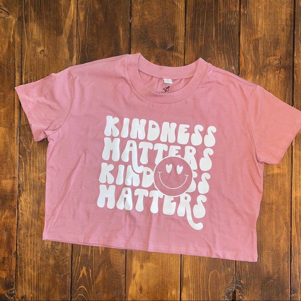 Cropped kindness matters tee